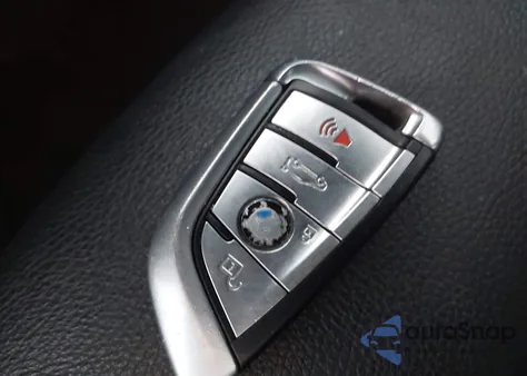 2018 BMW M550I xDrive из США, поврежденный, VIN WBAJB9C54JB034827